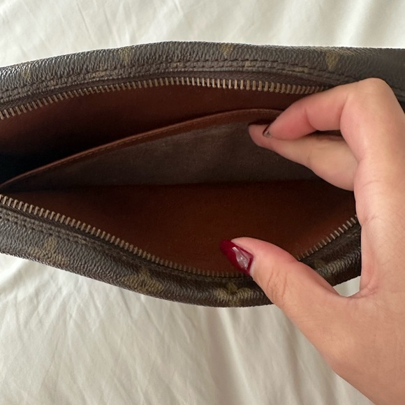 Vintage Louis Vuitton Monogram Compiegne Zippered Case - Picture 5 of 12